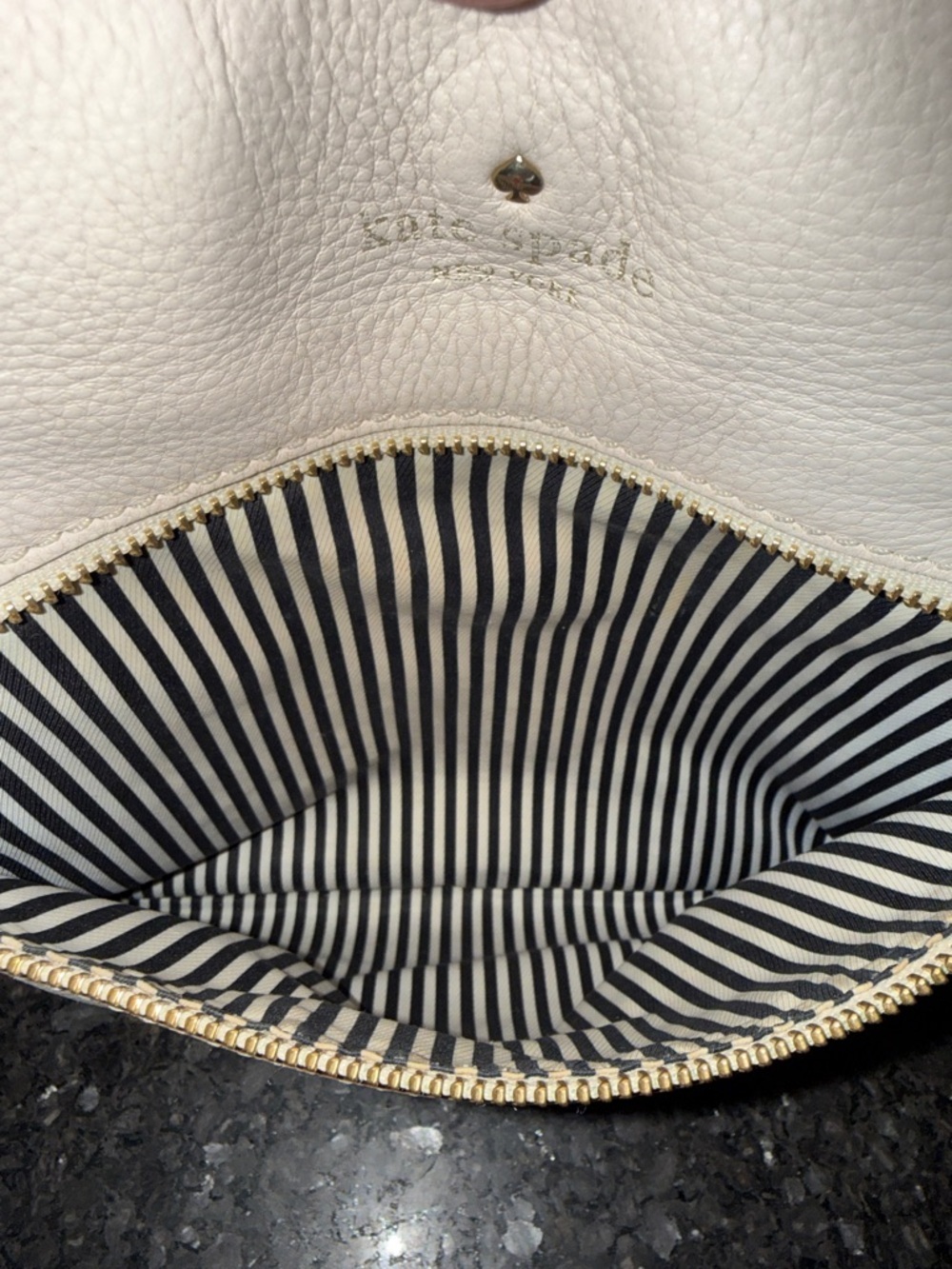 Kate Spade New York Off White Chain Detail Zip Top Leather Crossbody Bag - Picture 6 of 8